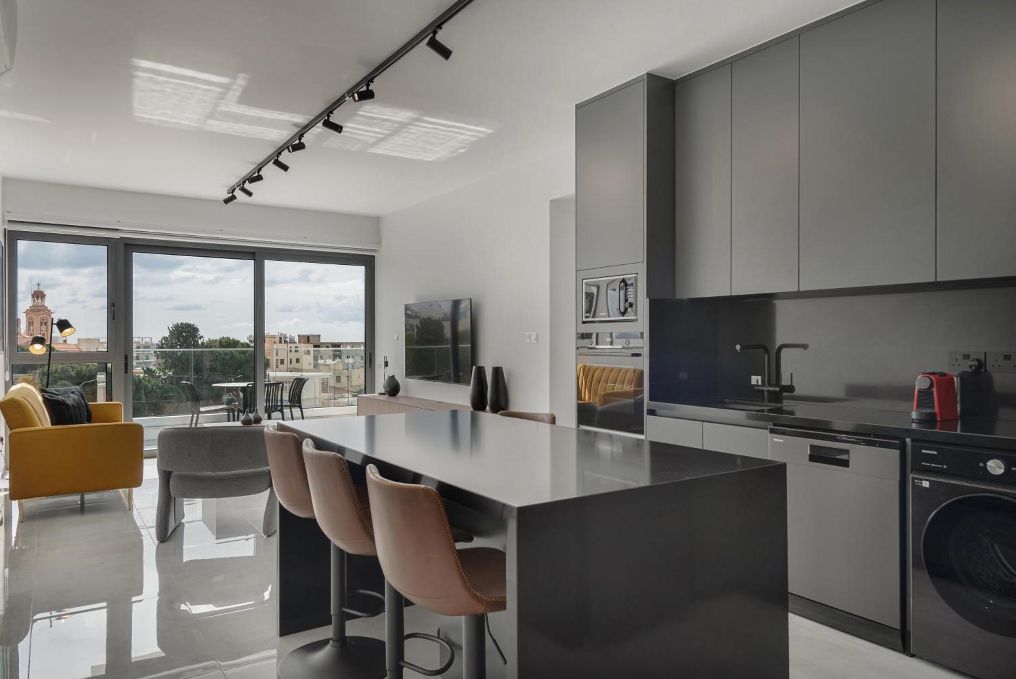 Phaedrus Living Noir Apartament Pafos